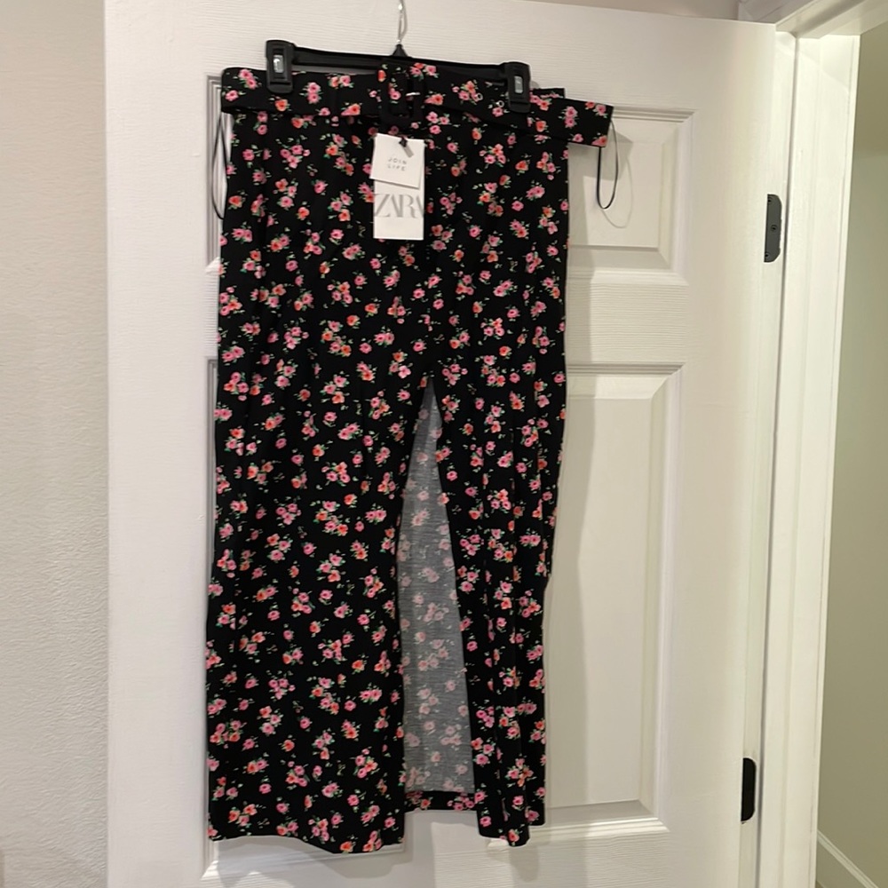 Mid Length Belted Floral Skirt Zara (L)